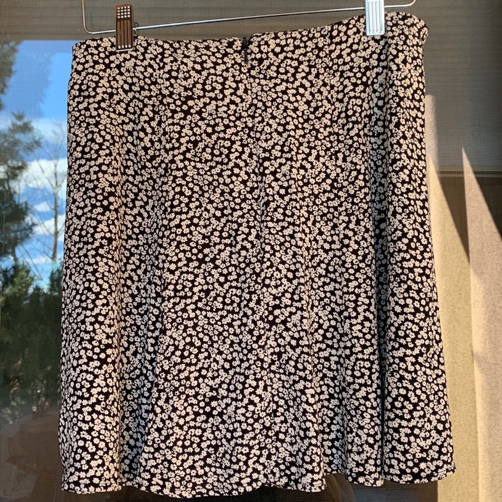 Size 2 American Eagle floral print skirt - Picture 3 of 8